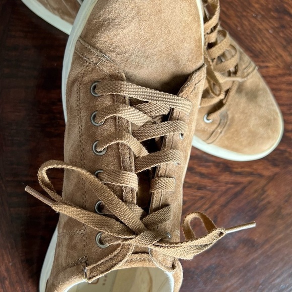 Women’s Ugg sneakers. Suede, camel color, size 9. Very nice condition! - Picture 2 of 7